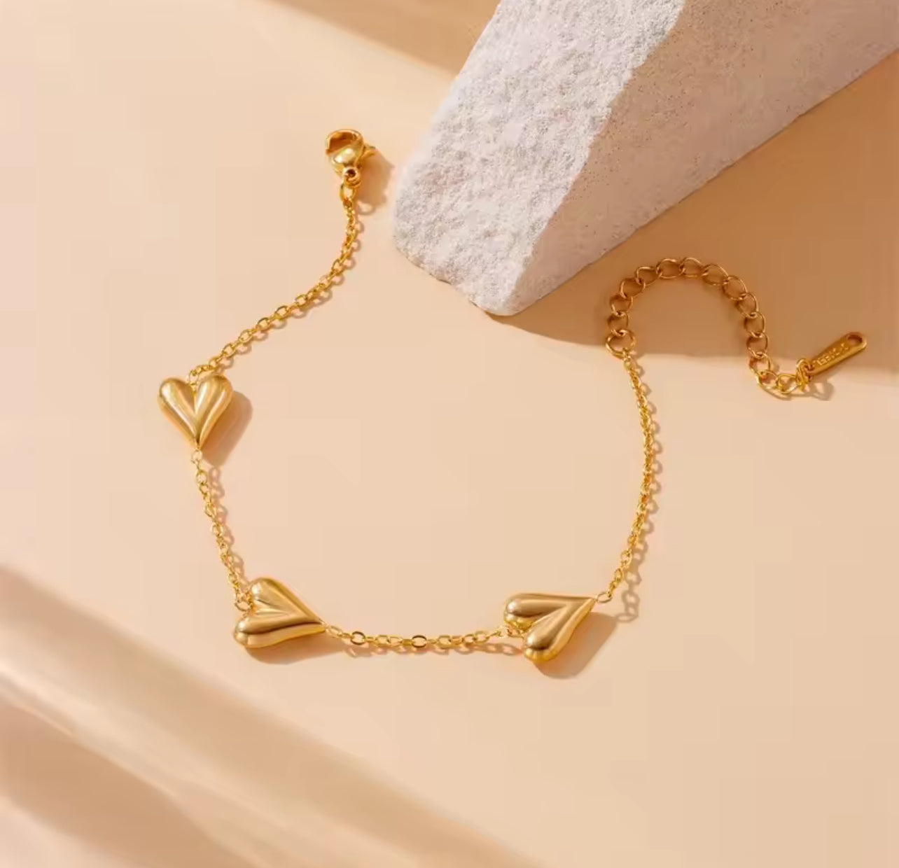 Pulsera Corazones Dorados
