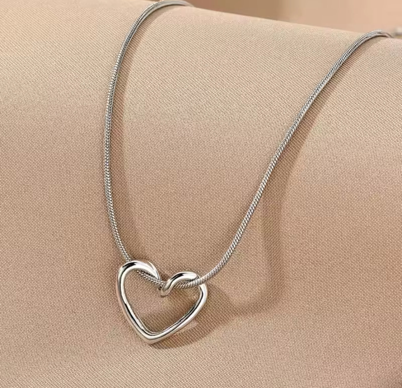 Collar con colgante de corazón